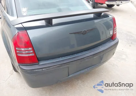 2005 Chrysler 300C z USA, uszkodzony, nr VIN 2C3AA63H55H115299